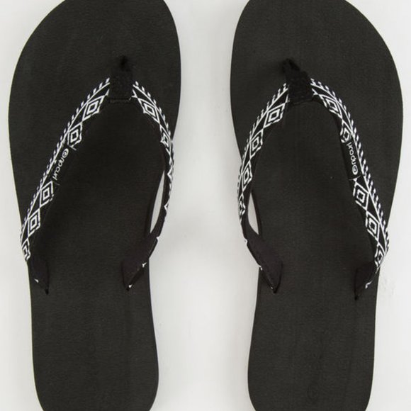 Rip Curl Sandals - Picture 2 of 4